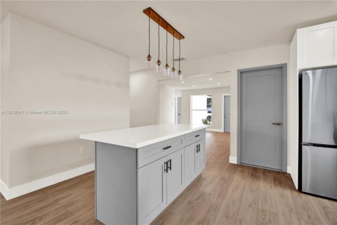 Casa en venta en Homestead, Florida, 3 dormitorios, 139.82 m2 № 1974161 - foto 11