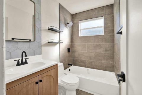 Casa en venta en Homestead, Florida, 3 dormitorios, 139.82 m2 № 1974161 - foto 24
