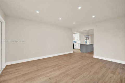 Casa en venta en Homestead, Florida, 3 dormitorios, 139.82 m2 № 1974161 - foto 6