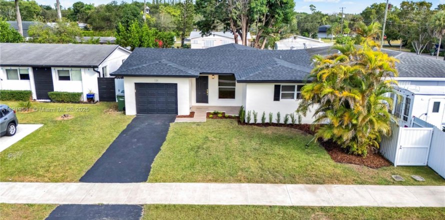 Casa en Homestead, Florida 3 dormitorios, 139.82 m2 № 1974161