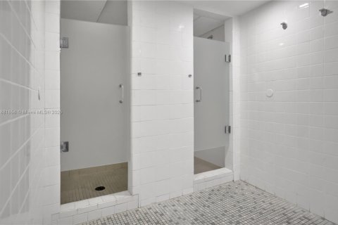 Condo in North Miami Beach, Florida, 2 bedrooms  № 1924951 - photo 27