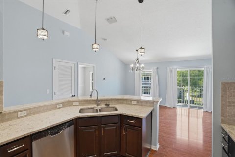 Townhouse in Tampa, Florida 2 bedrooms, 117.43 sq.m. № 2218451 - photo 19