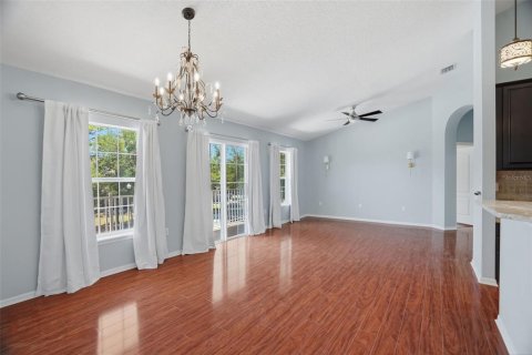 Townhouse in Tampa, Florida 2 bedrooms, 117.43 sq.m. № 2218451 - photo 3