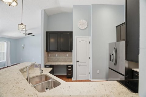 Townhouse in Tampa, Florida 2 bedrooms, 117.43 sq.m. № 2218451 - photo 15