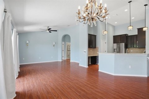 Townhouse in Tampa, Florida 2 bedrooms, 117.43 sq.m. № 2218451 - photo 10