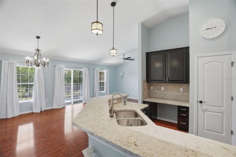 Townhouse in Tampa, Florida 2 bedrooms, 117.43 sq.m. № 2218451 - photo 11