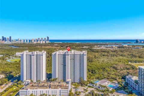 Copropriété à vendre à North Miami, Floride: 3 chambres, 190.26 m2 № 2024944 - photo 21