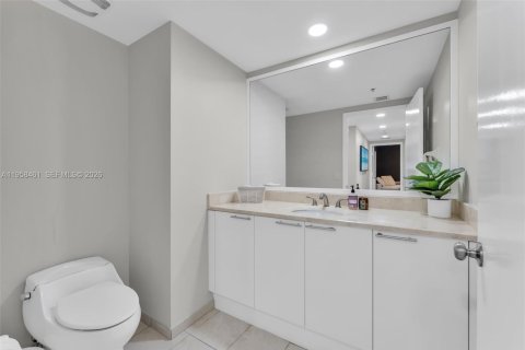 Copropriété à vendre à North Miami, Floride: 3 chambres, 190.26 m2 № 2024944 - photo 13