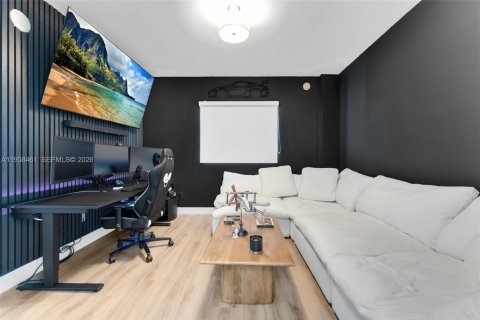 Copropriété à vendre à North Miami, Floride: 3 chambres, 190.26 m2 № 2024944 - photo 16