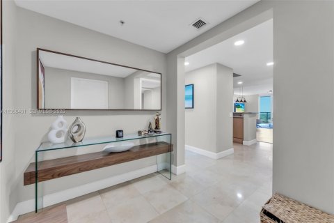 Copropriété à vendre à North Miami, Floride: 3 chambres, 190.26 m2 № 2024944 - photo 3
