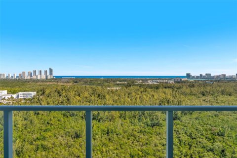 Copropriété à vendre à North Miami, Floride: 3 chambres, 190.26 m2 № 2024944 - photo 2