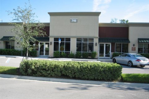Commercial property in Lake Mary, Florida 190.64 sq.m. № 2376607