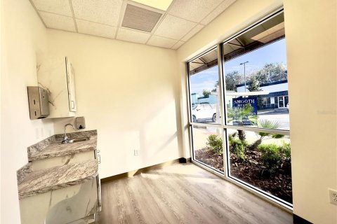 Commercial property in Lake Mary, Florida 190.64 sq.m. № 2376607 - photo 11