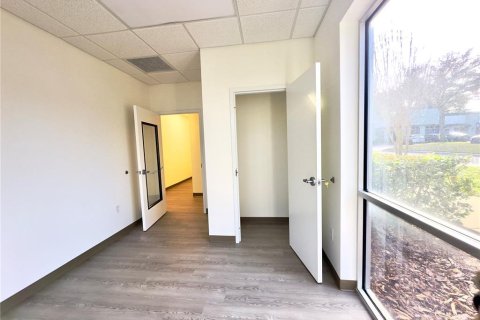 Commercial property in Lake Mary, Florida 190.64 sq.m. № 2376607 - photo 9