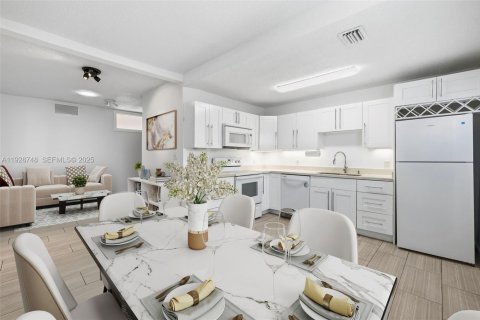 Appartement à louer à Miami, Floride: 2 chambres, 83.61 m2 № 1987529 - photo 4