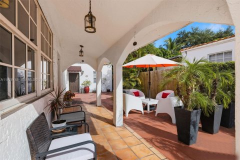 Appartement à louer à Miami, Floride: 2 chambres, 83.61 m2 № 1987529 - photo 13