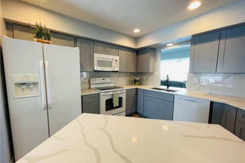 Villa ou maison à louer à Rotonda, Floride: 3 chambres, 147.81 m2 № 907887 - photo 18