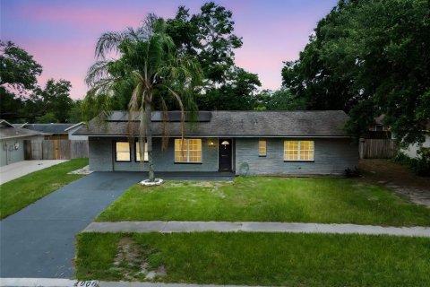 House in Seffner, Florida 3 bedrooms, 141.68 sq.m. № 1804003 - photo 2