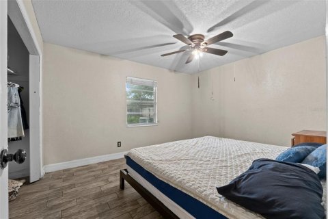 House in Seffner, Florida 3 bedrooms, 141.68 sq.m. № 1804003 - photo 18