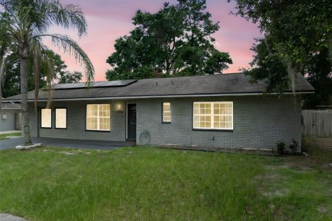 House in Seffner, Florida 3 bedrooms, 141.68 sq.m. № 1804003 - photo 3