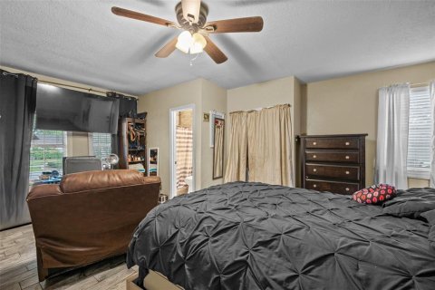 House in Seffner, Florida 3 bedrooms, 141.68 sq.m. № 1804003 - photo 29