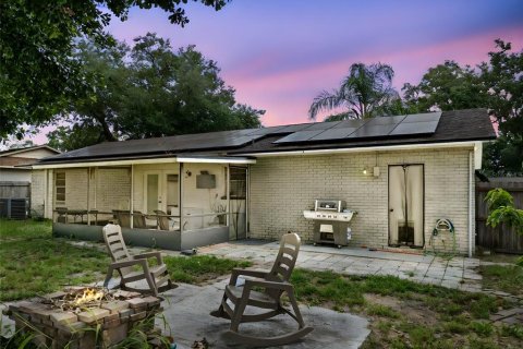 House in Seffner, Florida 3 bedrooms, 141.68 sq.m. № 1804003 - photo 5