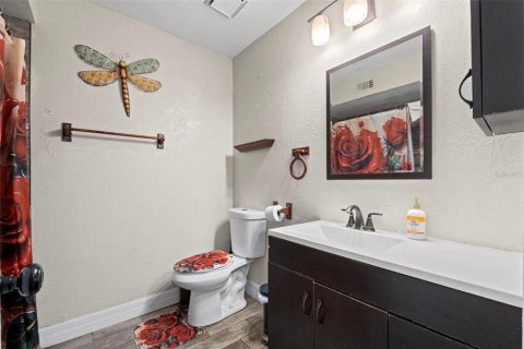 House in Seffner, Florida 3 bedrooms, 141.68 sq.m. № 1804003 - photo 20
