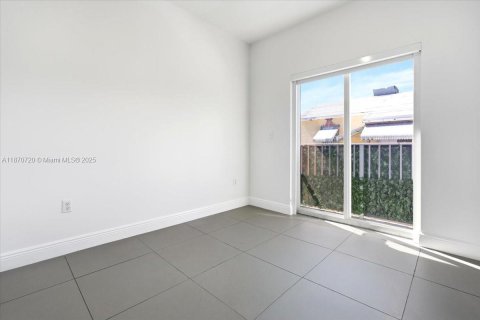Снять в аренду квартиру в Майами, Флорида 1 спальня, 55.74м2, № 1926529 - фото 10