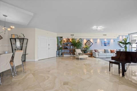 Condominio en venta en Hollywood, Florida, 4 dormitorios, 322 m2 № 2009954 - foto 16