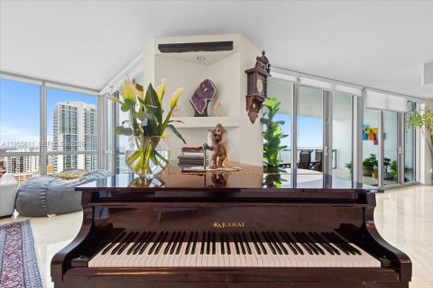 Condominio en venta en Hollywood, Florida, 4 dormitorios, 322 m2 № 2009954 - foto 19