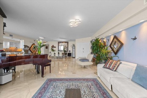 Condominio en venta en Hollywood, Florida, 4 dormitorios, 322 m2 № 2009954 - foto 15