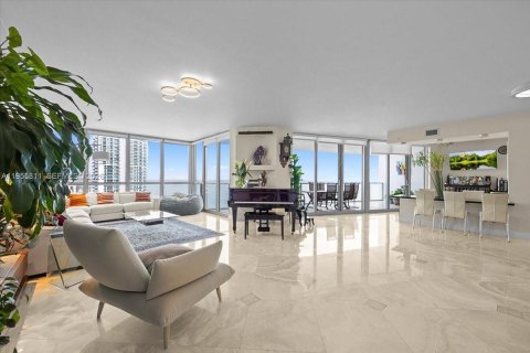 Condominio en venta en Hollywood, Florida, 4 dormitorios, 322 m2 № 2009954 - foto 11