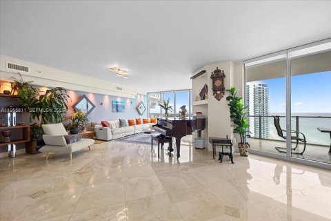 Condominio en venta en Hollywood, Florida, 4 dormitorios, 322 m2 № 2009954 - foto 17