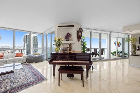 Condominio en venta en Hollywood, Florida, 4 dormitorios, 322 m2 № 2009954 - foto 20