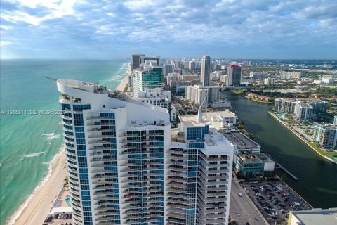 Condominio en venta en Hollywood, Florida, 4 dormitorios, 322 m2 № 2009954 - foto 2