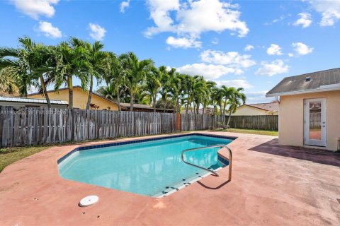 Villa ou maison à vendre à Coral Springs, Floride: 3 chambres, 141.86 m2 № 2023698 - photo 28