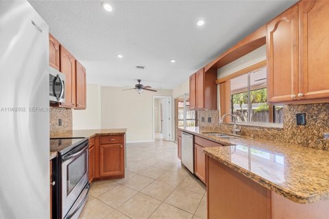 Villa ou maison à vendre à Coral Springs, Floride: 3 chambres, 141.86 m2 № 2023698 - photo 6