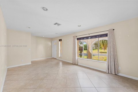 Villa ou maison à vendre à Coral Springs, Floride: 3 chambres, 141.86 m2 № 2023698 - photo 4