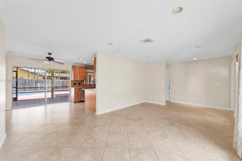 Villa ou maison à vendre à Coral Springs, Floride: 3 chambres, 141.86 m2 № 2023698 - photo 3