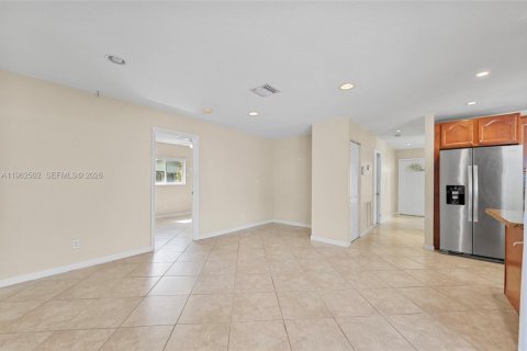 Villa ou maison à vendre à Coral Springs, Floride: 3 chambres, 141.86 m2 № 2023698 - photo 11