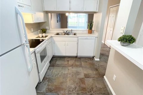 Townhouse in Oldsmar, Florida 2 bedrooms, 103.12 sq.m. № 1911212 - photo 24