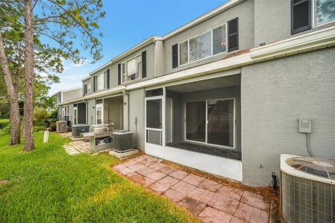 Townhouse in Oldsmar, Florida 2 bedrooms, 103.12 sq.m. № 1911212 - photo 6