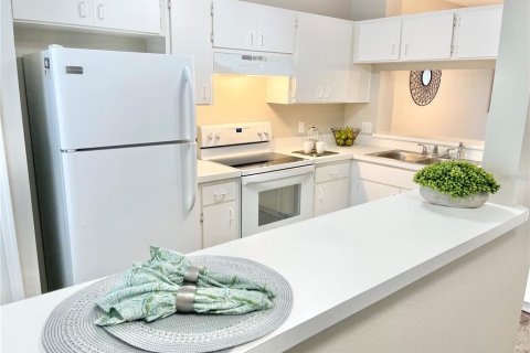 Townhouse in Oldsmar, Florida 2 bedrooms, 103.12 sq.m. № 1911212 - photo 21