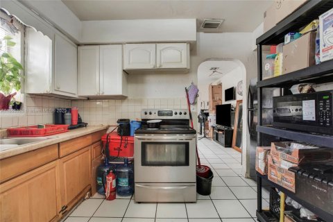 Villa ou maison à vendre à Miami, Floride: 3 chambres, 84.08 m2 № 1880215 - photo 6
