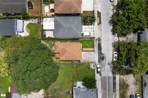 Villa ou maison à vendre à Miami, Floride: 3 chambres, 84.08 m2 № 1880215 - photo 21