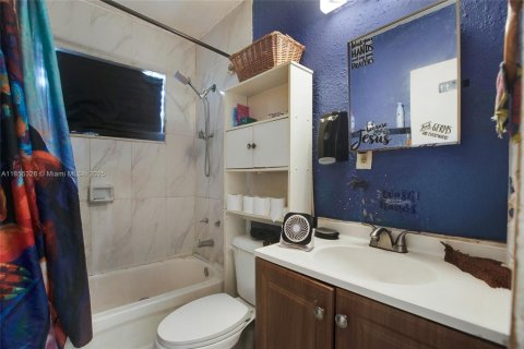 Villa ou maison à vendre à Miami, Floride: 3 chambres, 84.08 m2 № 1880215 - photo 7