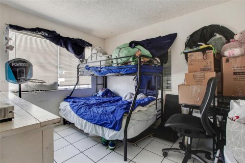 Villa ou maison à vendre à Miami, Floride: 3 chambres, 84.08 m2 № 1880215 - photo 11