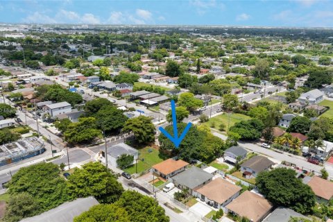 Villa ou maison à vendre à Miami, Floride: 3 chambres, 84.08 m2 № 1880215 - photo 24