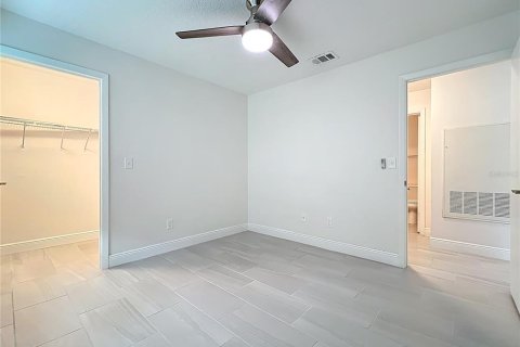 Condo in Lake Mary, Florida, 3 bedrooms  № 1773383 - photo 13