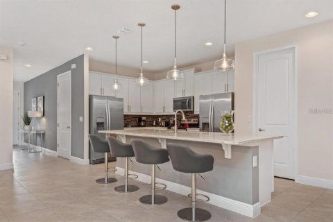Casa en venta en Kissimmee, Florida, 8 dormitorios, 378.76 m2 № 1904269 - foto 7